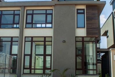 4 Bed Townhouse with En Suite in Langata