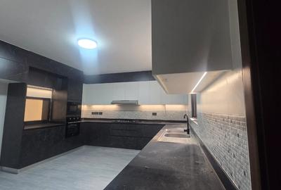 5 Bed Apartment with En Suite in Parklands