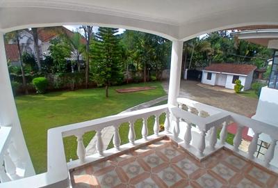 5 Bed Townhouse with En Suite in Runda