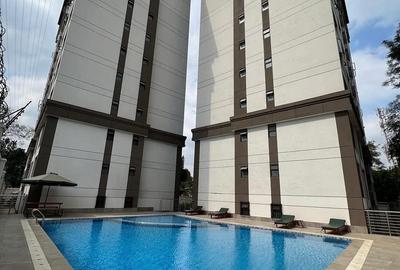 3 Bed Apartment with En Suite in Riverside - 2