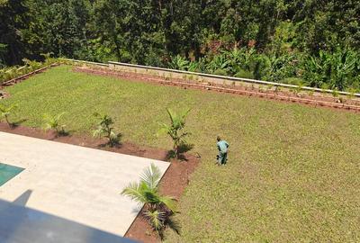 6 Bed House with En Suite in Nyari