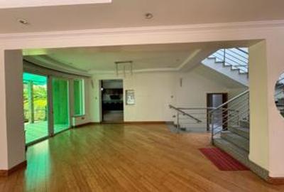 4 Bed Townhouse with En Suite at Riverside Drive - 3