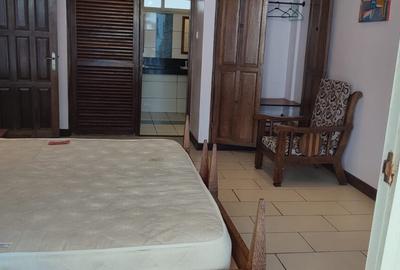 2 Bed Apartment with En Suite at As77