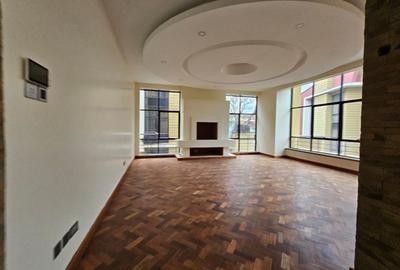 5 Bed Townhouse with En Suite in Lavington