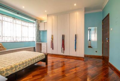 4 Bed House with En Suite at Bogani - 3