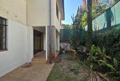 4 Bed Townhouse with En Suite in Lavington - 2