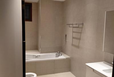 3 Bed Apartment with Gym in Riverside - 4