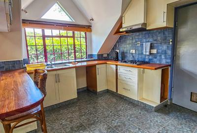 Furnished 2 Bed Apartment with Parking at Near Hardy Post