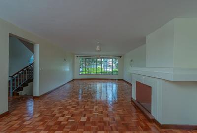 5 Bed Townhouse with En Suite in Lavington - 3