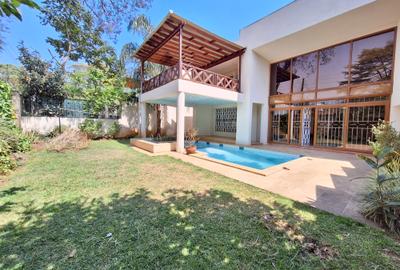 5 Bed Townhouse with En Suite at Lavington Green - 2