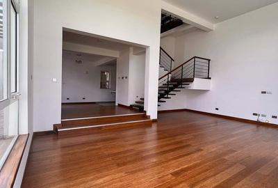 4 Bed Townhouse with En Suite in Lavington - 2