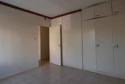 Commercial Property with Service Charge Included in Kilimani - 4