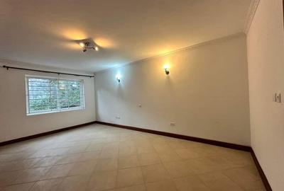 5 Bed Townhouse with En Suite in Rosslyn - 4