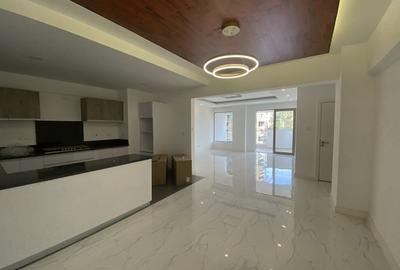 4 Bed Apartment with En Suite at Othaya Road