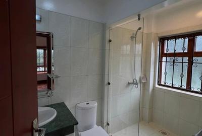 5 Bed Townhouse with En Suite in Runda - 4