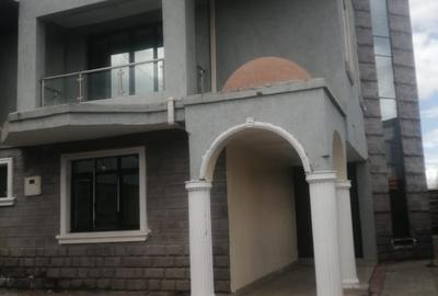 4 Bed Townhouse with En Suite in Syokimau