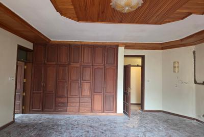 5 Bed House with En Suite in Kitisuru - 4