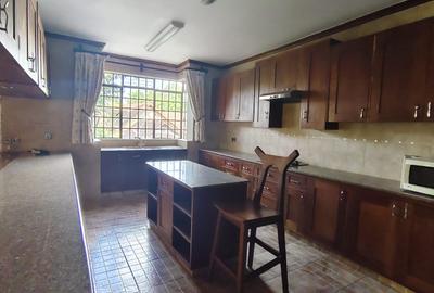 3 Bed Townhouse with En Suite in Spring Valley - 3