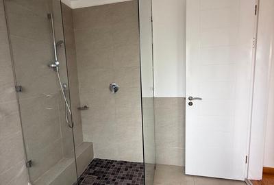 4 Bed Villa with Swimming Pool in Garden Estate - 4