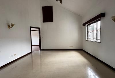 4 Bed Townhouse with En Suite in Brookside - 4