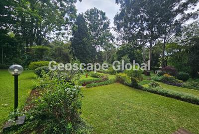 4 Bed House with En Suite in Rosslyn