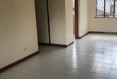 Serviced 2 Bed Apartment with En Suite in Kilimani - 4
