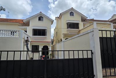 4 Bed Townhouse with En Suite at Lavington Green - 2