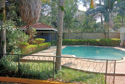 5 Bed Villa with En Suite at Spring Valley