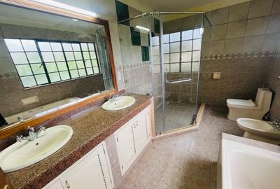 5 Bed Townhouse with En Suite at Shanzu