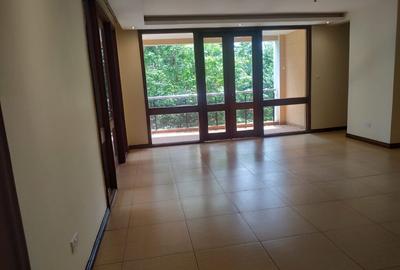 3 Bed Apartment with En Suite in Riverside