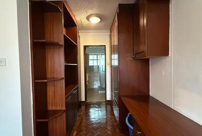 Serviced 2 Bed Apartment with Swimming Pool in Brookside - 3