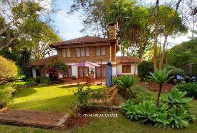 4 Bed House with En Suite in Rosslyn