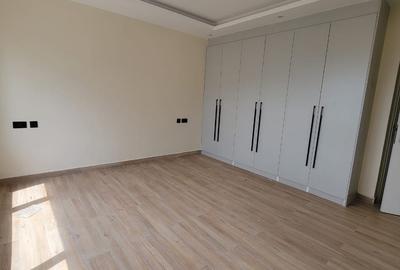 3 Bed Apartment with En Suite in Westlands Area - 4