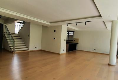 4 Bed Villa with En Suite in Lavington - 4