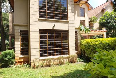 5 Bed Townhouse with En Suite at Off Convent Drive 44