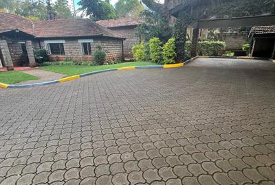 5 Bed House in Lavington