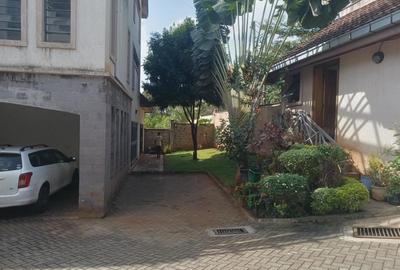 5 Bed Townhouse with En Suite at Lavington Estate Nairobi - 3