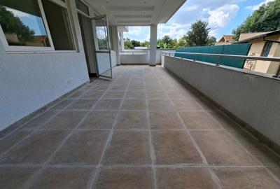 5 Bed House with En Suite in Runda - 3