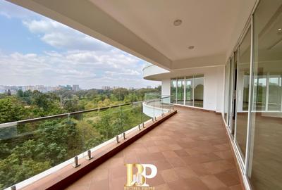 4 Bed Apartment with En Suite in Parklands
