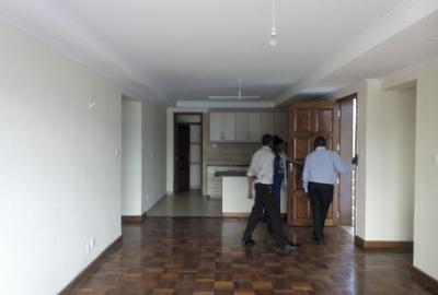 2 Bed Apartment with En Suite at Riverside Drive - 3