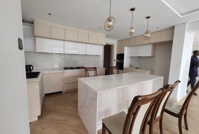 6 Bed Townhouse with En Suite at Lavington - 2