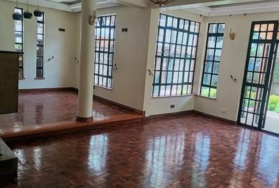 5 Bed Townhouse with En Suite in Lavington