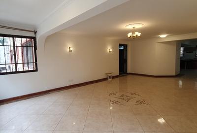 4 Bed Apartment with En Suite in Parklands