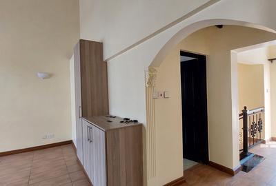 5 Bed Townhouse with En Suite in Lavington