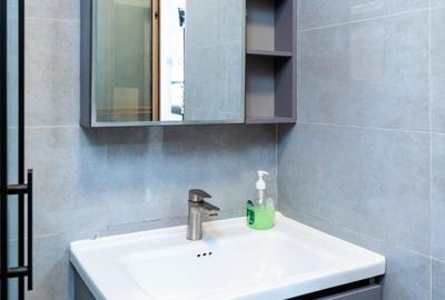 Serviced 1 Bed Apartment with Gym at 23 West Lands Road - 4