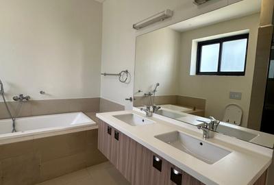 4 Bed Townhouse with En Suite in Lavington - 4