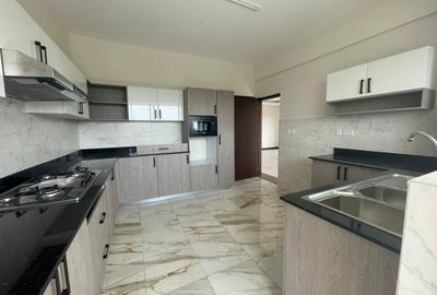 3 Bed Apartment with En Suite in Parklands