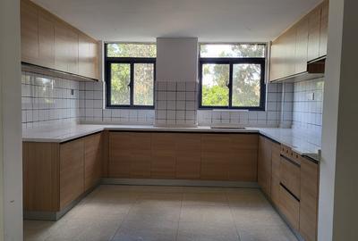 3 Bed Apartment with En Suite in Ruaka