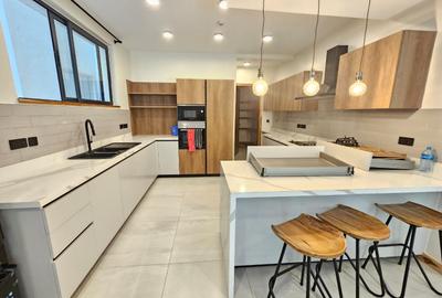 4 Bed Apartment with En Suite at Peponi Rd - 2