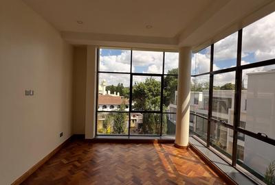 5 Bed Townhouse with En Suite at Naushad Merali - 2